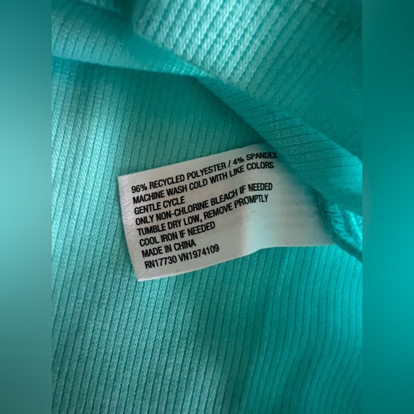 Colsie Turquoise Crop Top - Picture 3 of 4